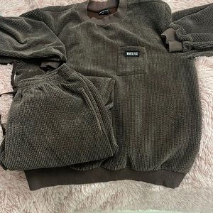 White Fox sweatsuit!!